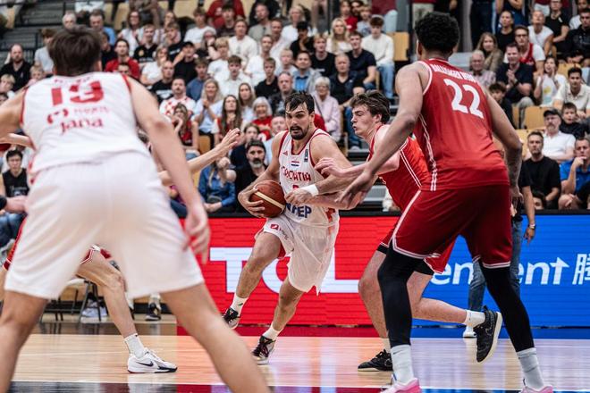 NBA常规赛赛程吃紧，西班牙国家队加时末段状态回暖，底气十足，更衣室氛围转暖的简单介绍